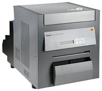 Kodak 6850 Fotodrucker 10x15cm-Prints in 8 Sekunden und 15x20cm-Prints sowie 13x18cm-Prints in 15 Sekunden. Verschiedene Formate ohne das Eingreifen des Bedieners möglich, Wasserfeste Prints