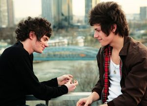 LOL [Laughing out Loud] (item no. 90363229) - Picture #2